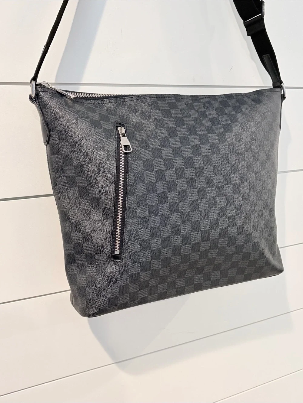 Louis Vuitton Mick GM Messenger Luxe Bag Damier Graphite Canvas Travel Crossbody